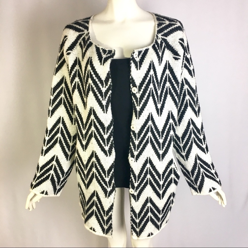 JOA Black & White Chevron Button Up Oversized Sweater Cardigan Size Medium